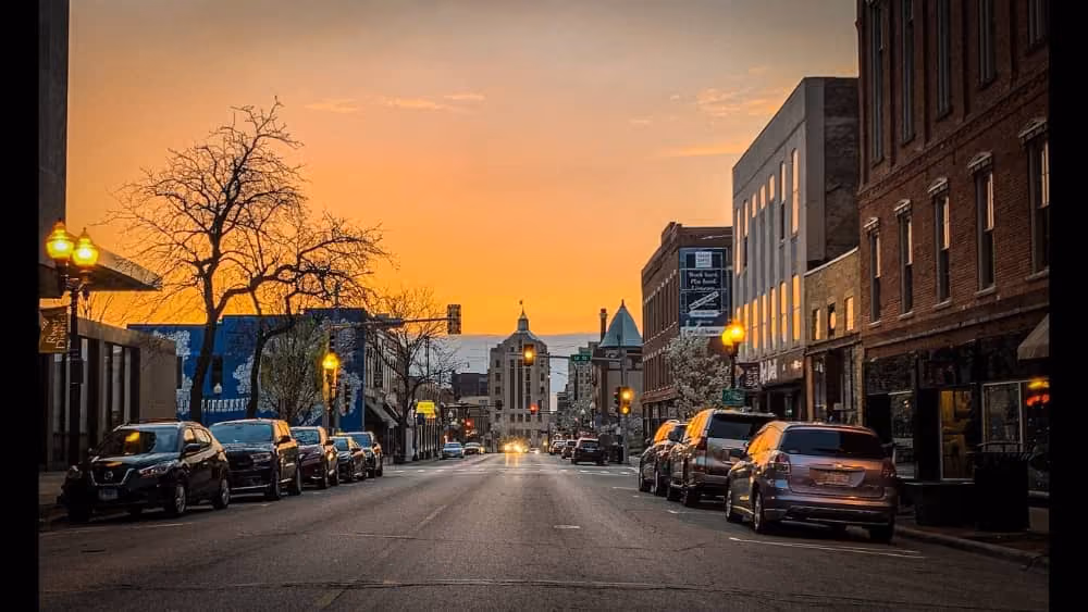 Rockford, IL: cityscape and local surroundings