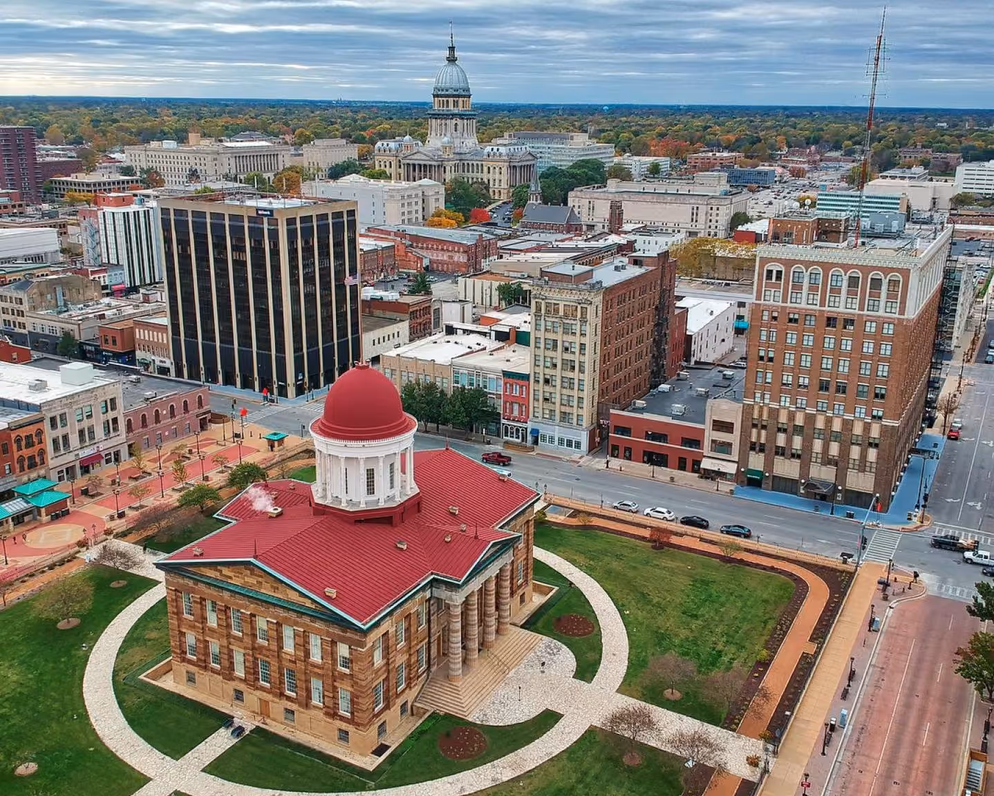Springfield, IL: cityscape and local surroundings