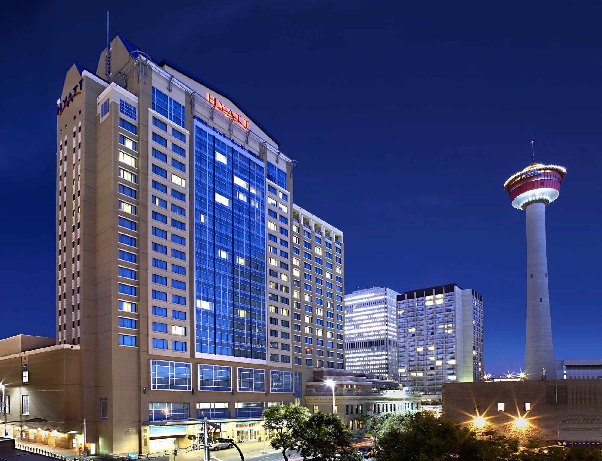 Hyatt Regency Calgary in Calgary: Hyatt Regency Downtown Calgary at Night