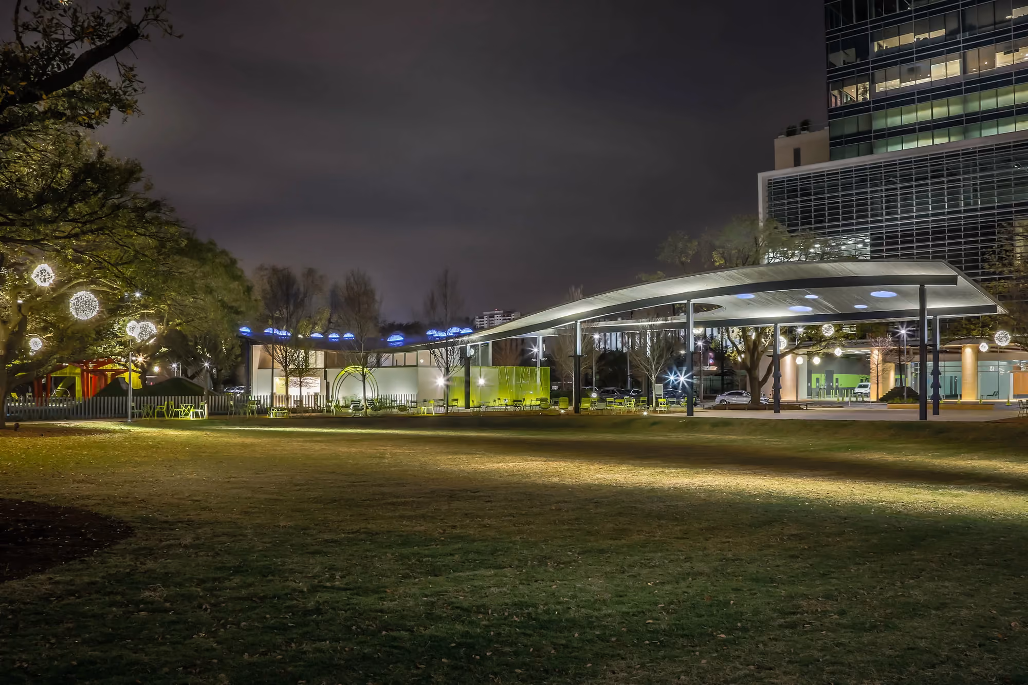Levy Park in Houston: Nighttime at Levy Park Pavilion