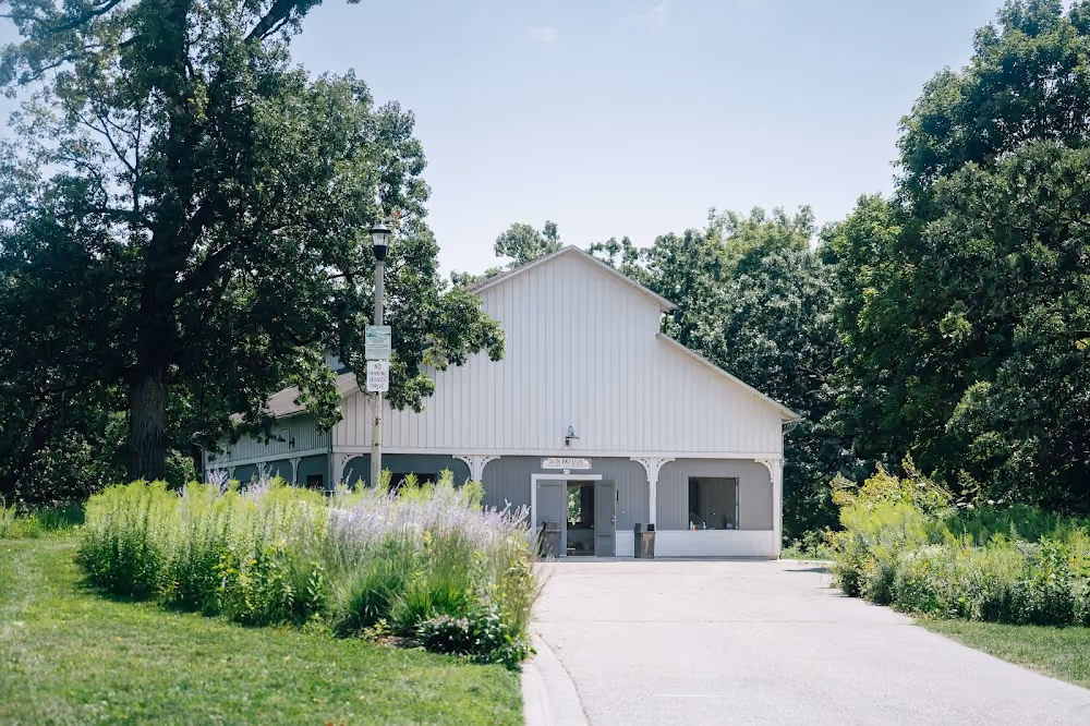 Olin Park in Madison: Olin Park Pavilion in Madison