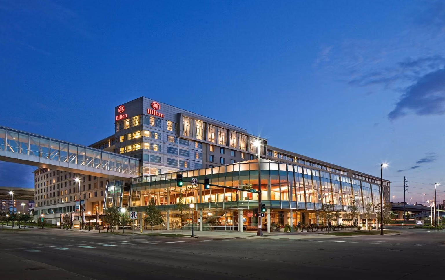 Hilton Omaha in Omaha: Hilton Omaha Hotel Exterior