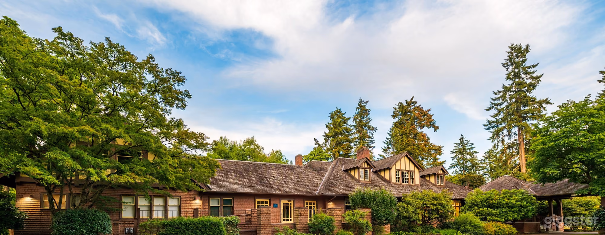 Marymoor Park Clise Mansion in Redmond: Historic European-Inspired Mansion Venue in Marymoor Park