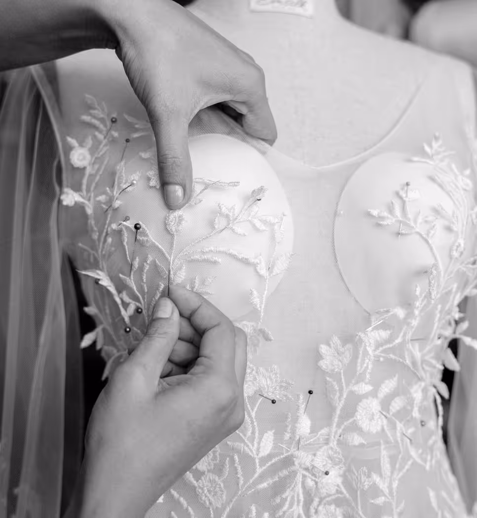 Hochwertige Änderung eines Brautkleides