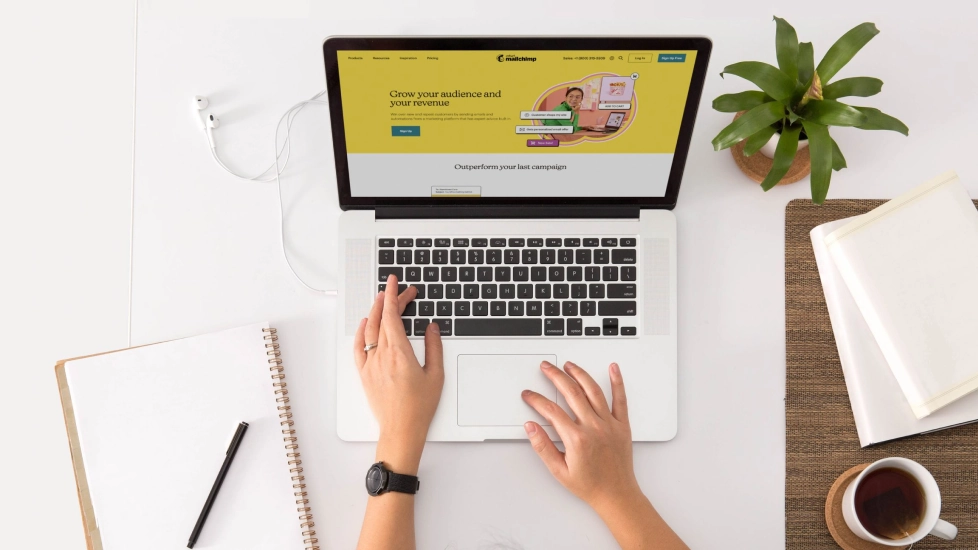 Empowering Sales with Warmly: Revolutionizing Engagement for SDR Managers