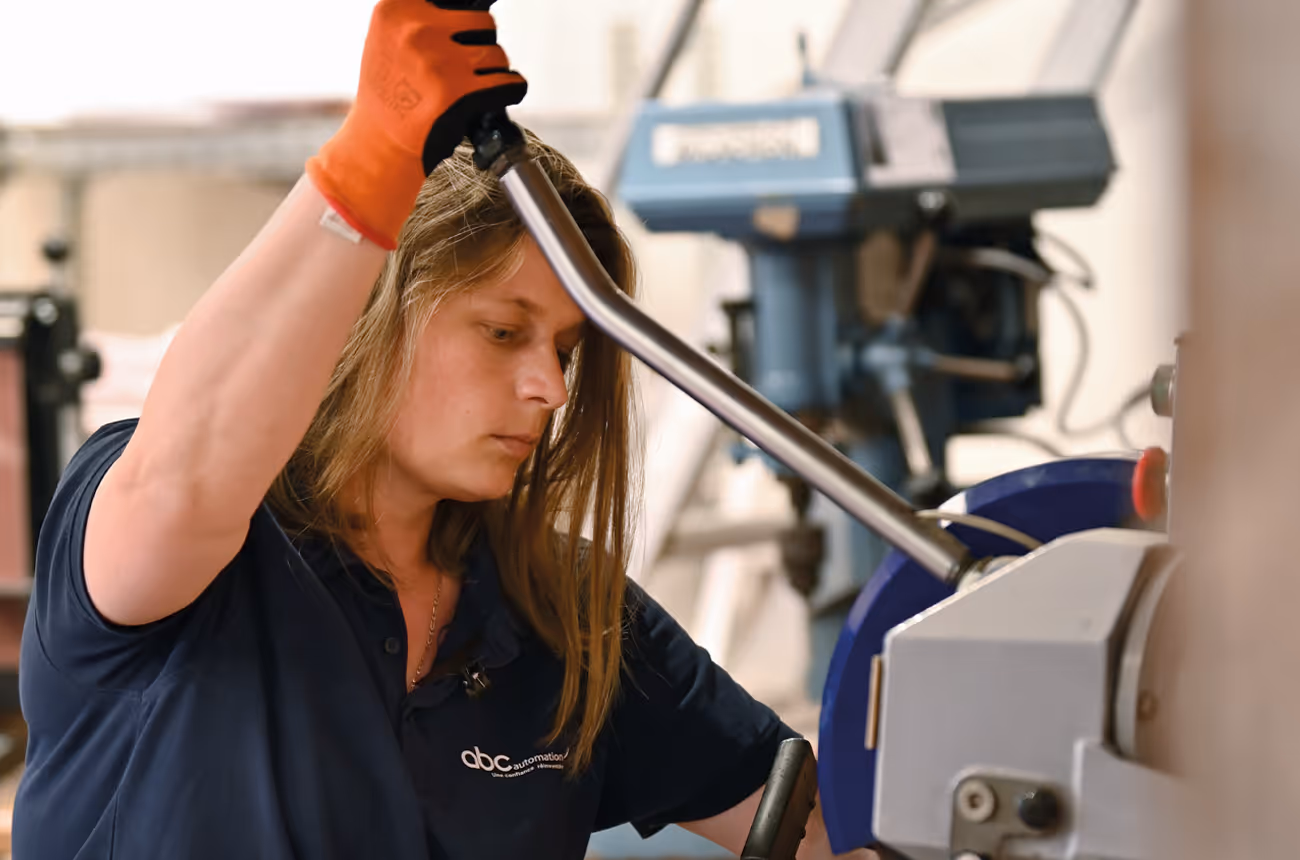 Témoignage : Audrey, câbleuse industrielle dans un métier encore très masculin
