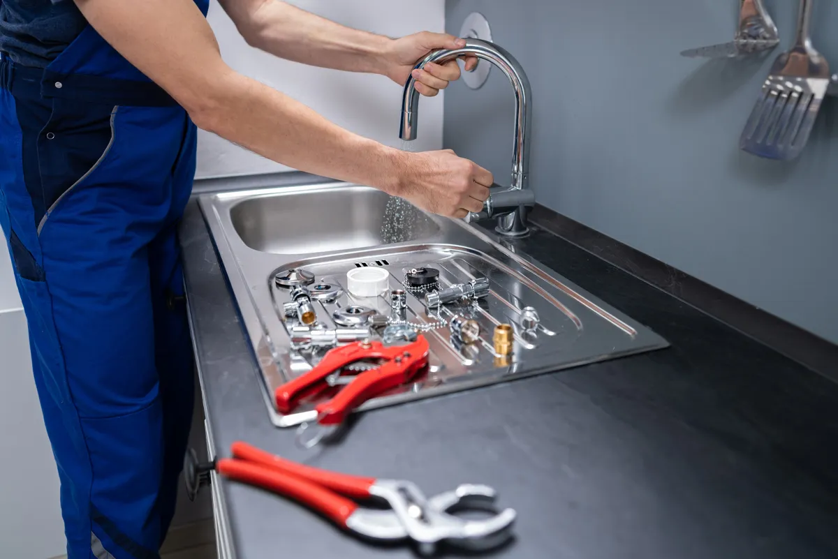 fiche metier plombier chauffagiste technicien