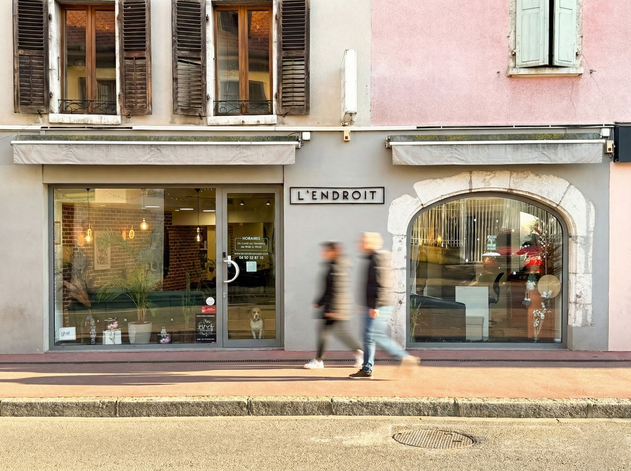 Votre seul et unique salon de coiffure au 17 avenue de Loverchy, Annecy : L'Endroit by Melody