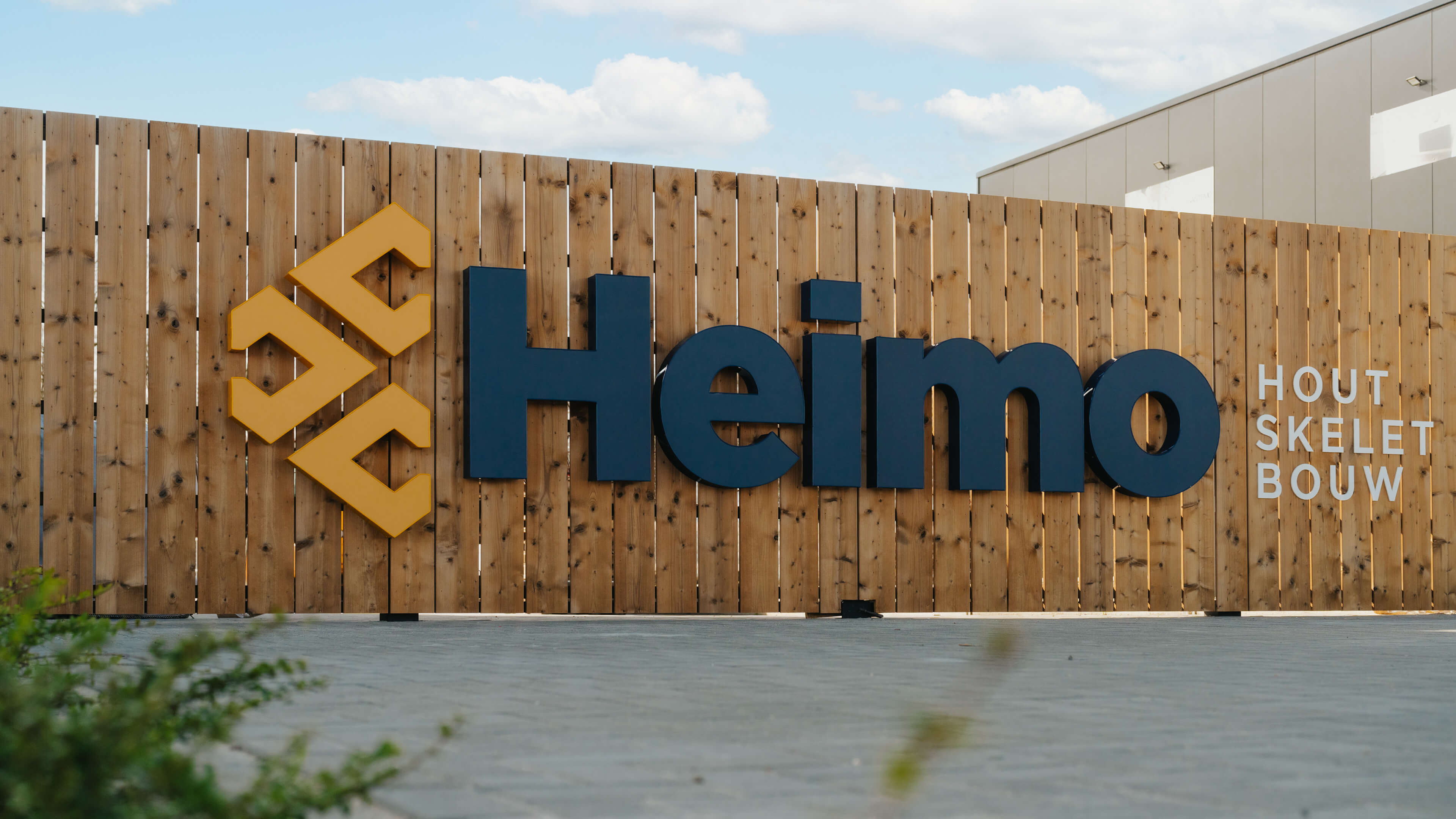 heimo-houtskeletbouw-letters-gevel-toepassing.jpeg