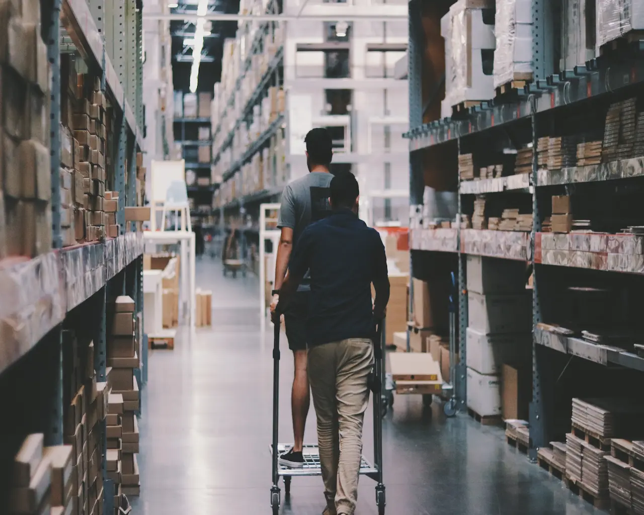 Un employé en logistique
