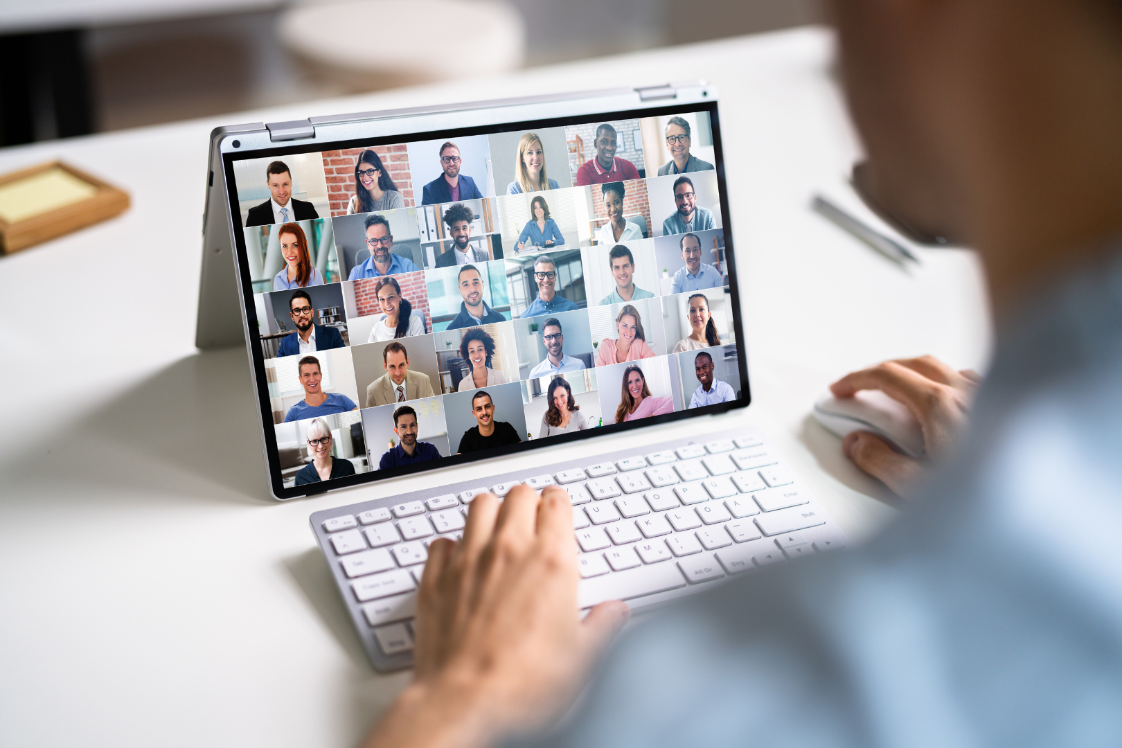 A Quick Fix for Disengaged Virtual Participants