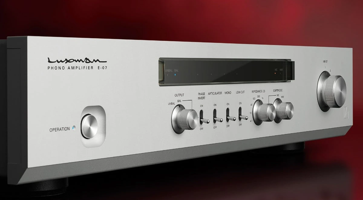 Luxman E-07 phono amplifier