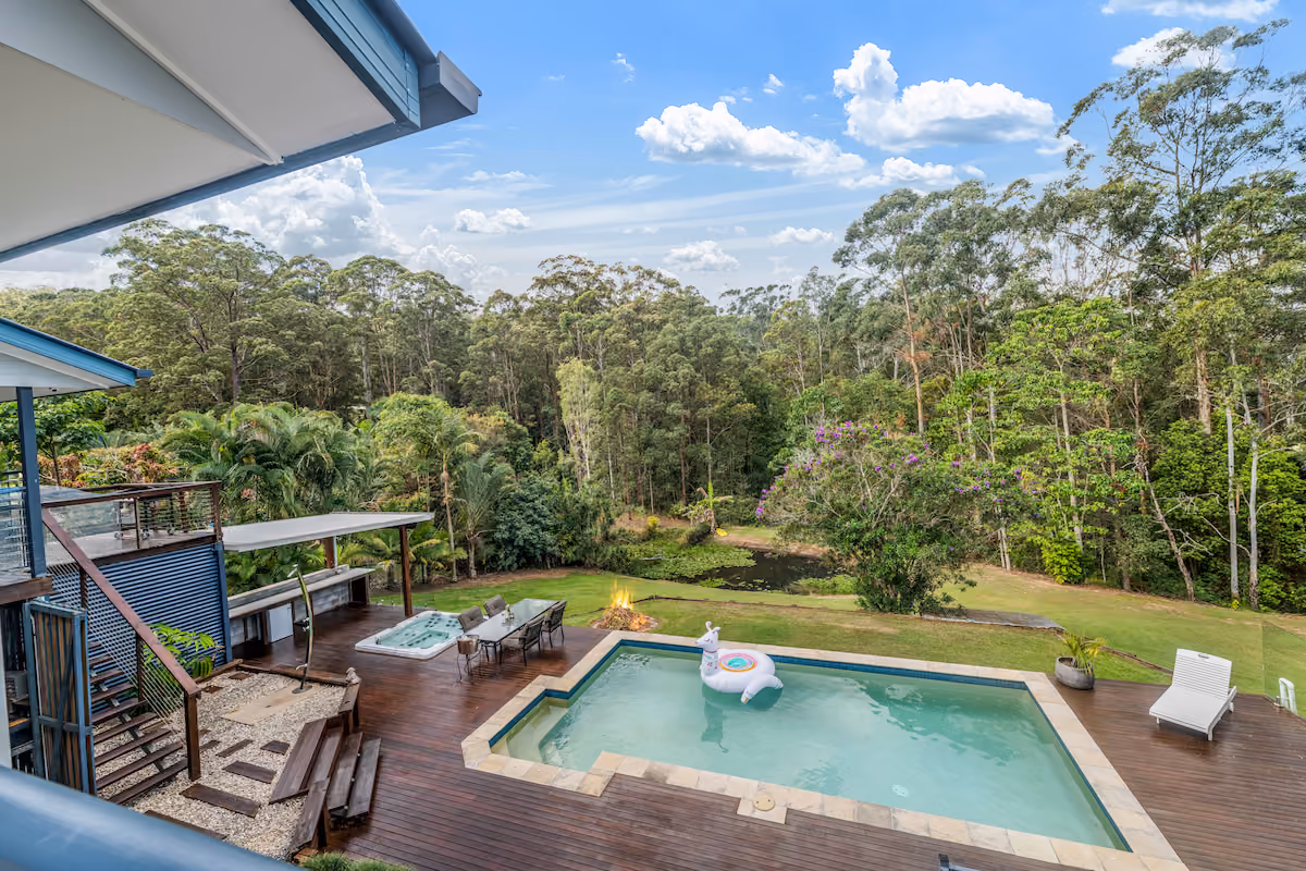 How good is this! Your own piece of secluded rural beauty with all the convenience of Sunshine Coast living.Brilliantly located in one of the safest areas on the coast, close to the local school, country club and Ewen Maddock Dam.