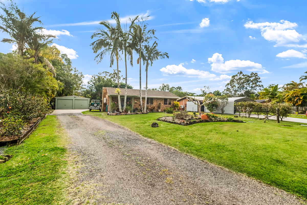 Noble Estate Agents are proud to present this fantastic lifestyle opportunity to purchase this solid home on a huge 1646sqm block in the heart of town. 