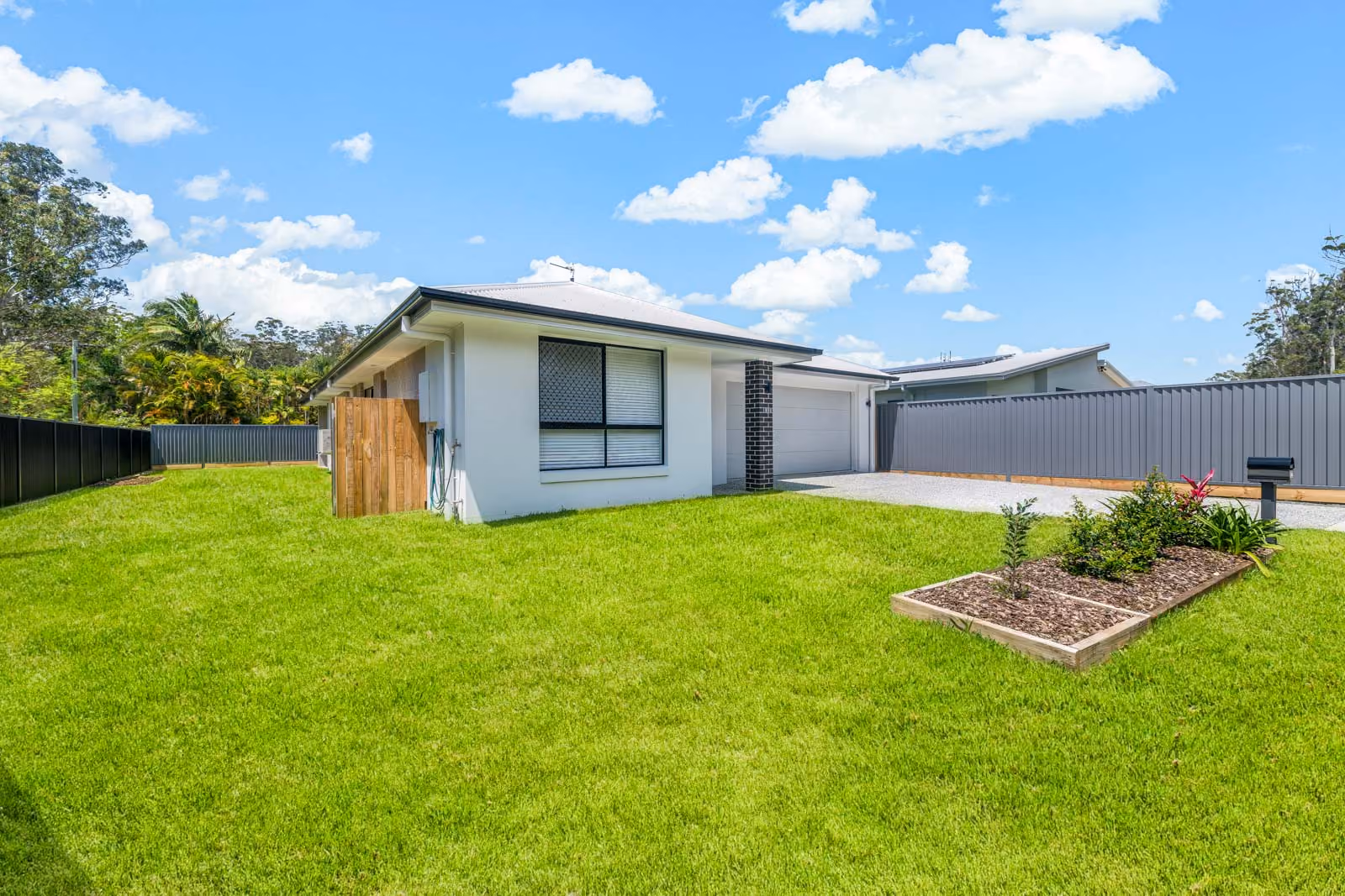 Nestled in the heart of a thriving community, this brand-new 2023 4-bedroom, 2-bathroom residence boasts a spacious 200sqm footprint on a generous 601sqm corner block.