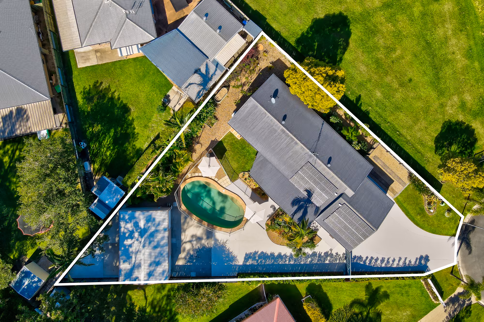 Welcome to 14 Redwood Court, a stunning property with so much to offer and is ready for its new lucky owner!