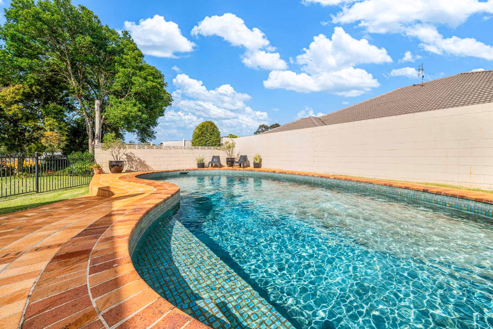 This outstanding property is an absolute showstopper, combining the allure of dual living with an extensive list of amenities, all set against the backdrop of a prime location that puts convenience at your doorstep.