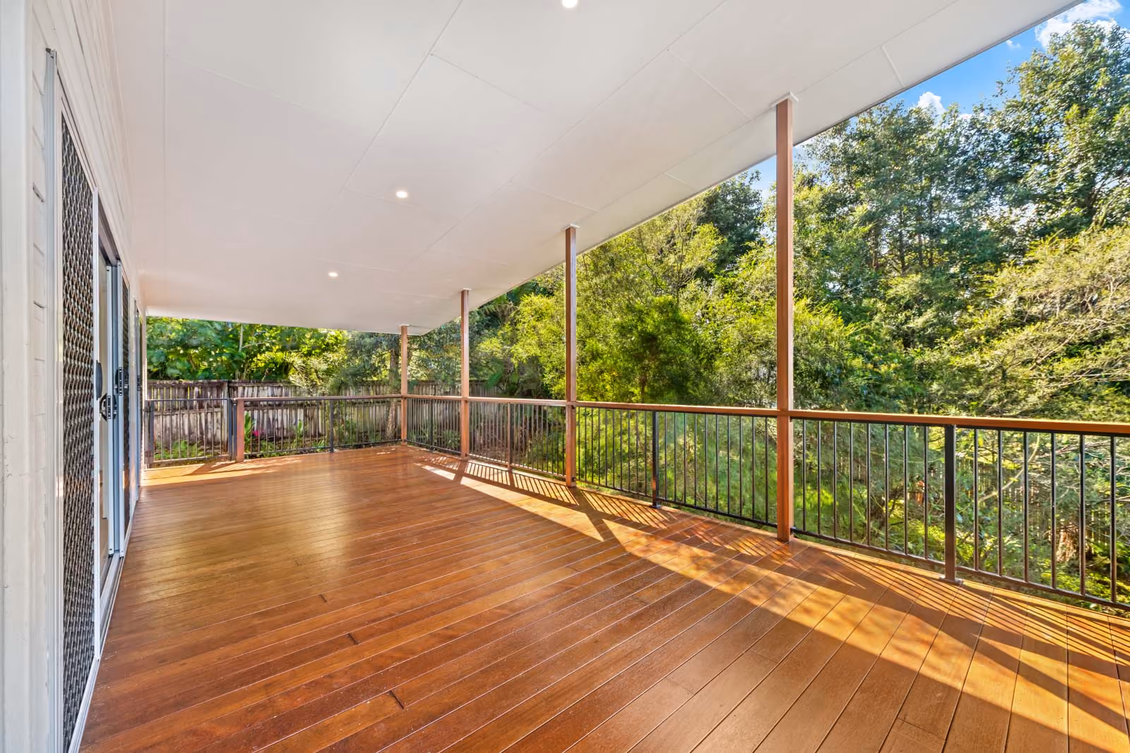 Welcome to your dream retreat nestled on a generous 1000sqm block, boasting a spacious 3-bedroom haven with multiple living areas, all elevated to capture breathtaking hinterland views and cooling breezes.