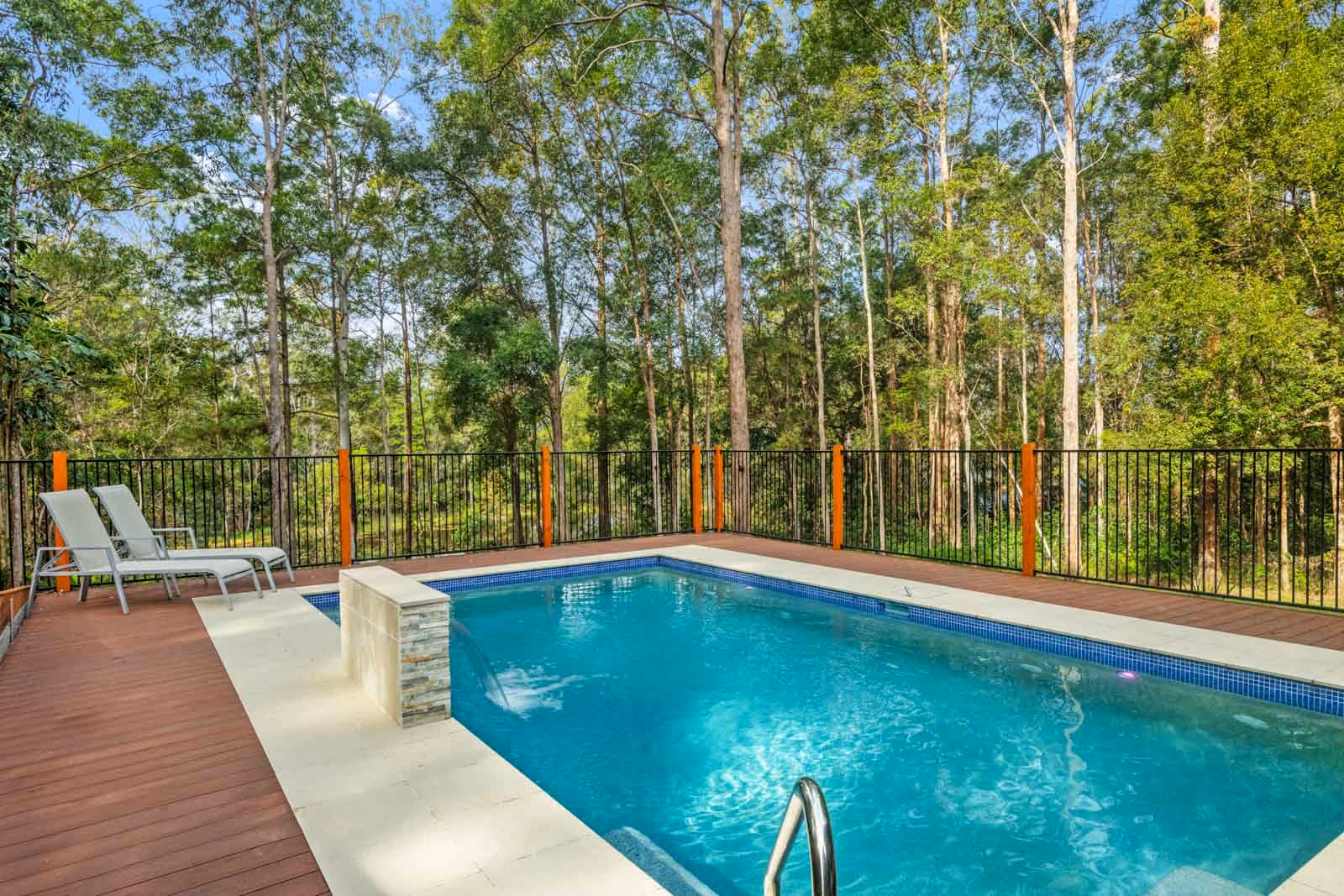 Tucked away in a quiet leafy cul-de-sac, this property offers a unique opportunity to live in a quaint and vibrant community overlooking a beautiful landscape, just outside Mooloolah township.