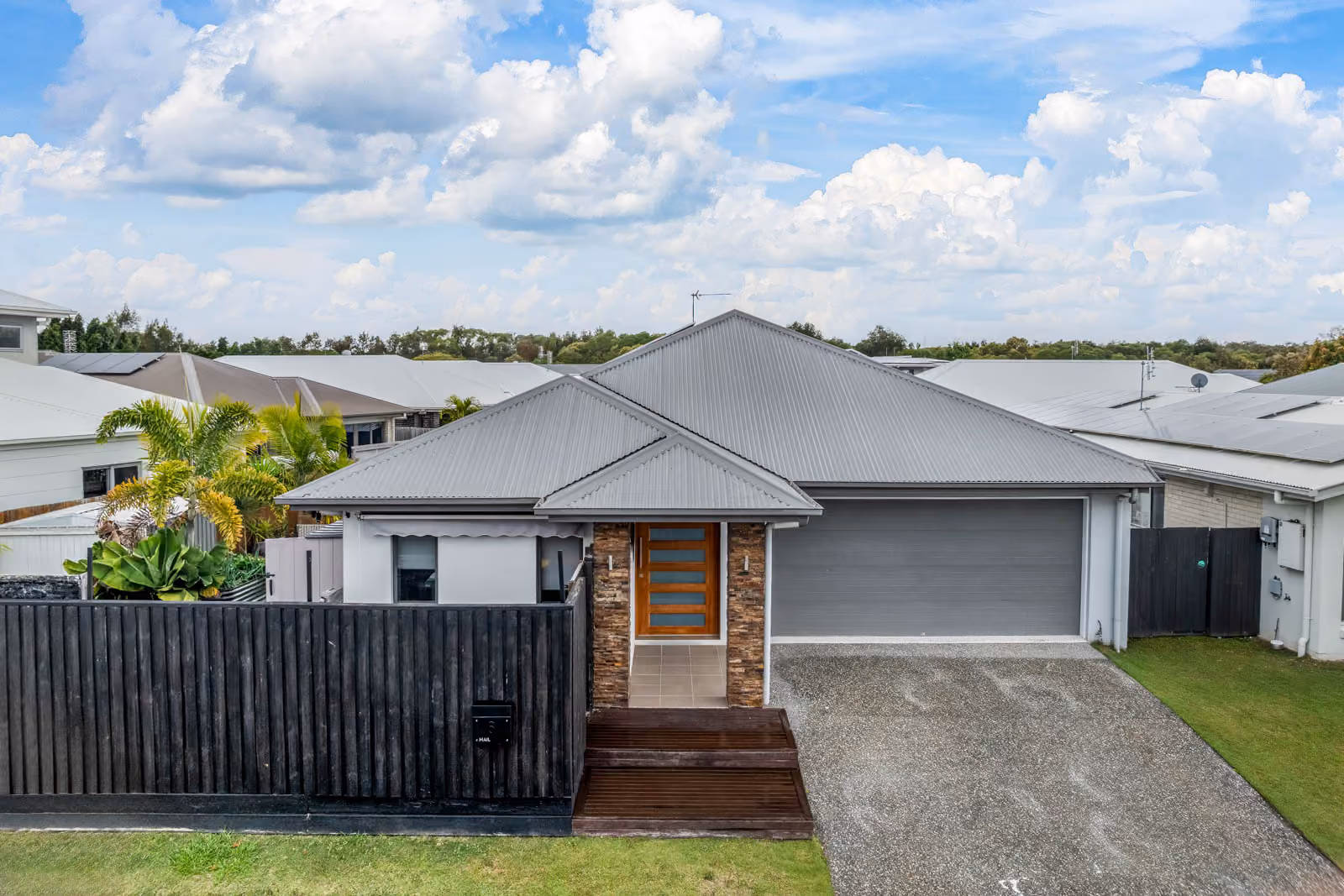 Built in 2016, it's perfect for those looking for space, style and functionality. Centrally located and close to amenities, it offers a resort-inspired lifestyle.