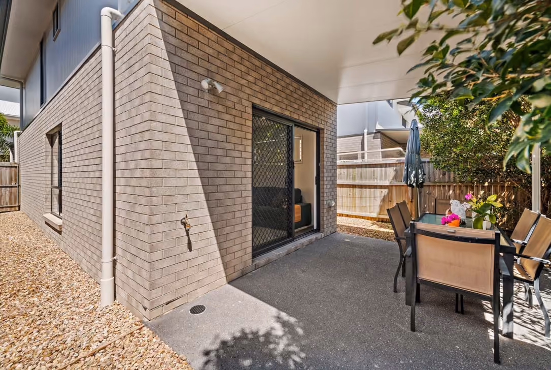Welcome to 53/15 Waratah Way, Morayfield! This stylish two-story townhouse, built in 2019, offers modern living and convenience at its finest. Currently leased until July 31, 2025, with an excellent tenant in place, it presents an ideal investment opportunity.