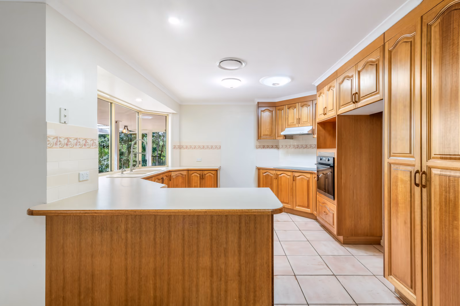 Set on an expansive 7042 sqm of prime land, 44 Brandenburg Road is the perfect blend of privacy, space, and untapped potential. 