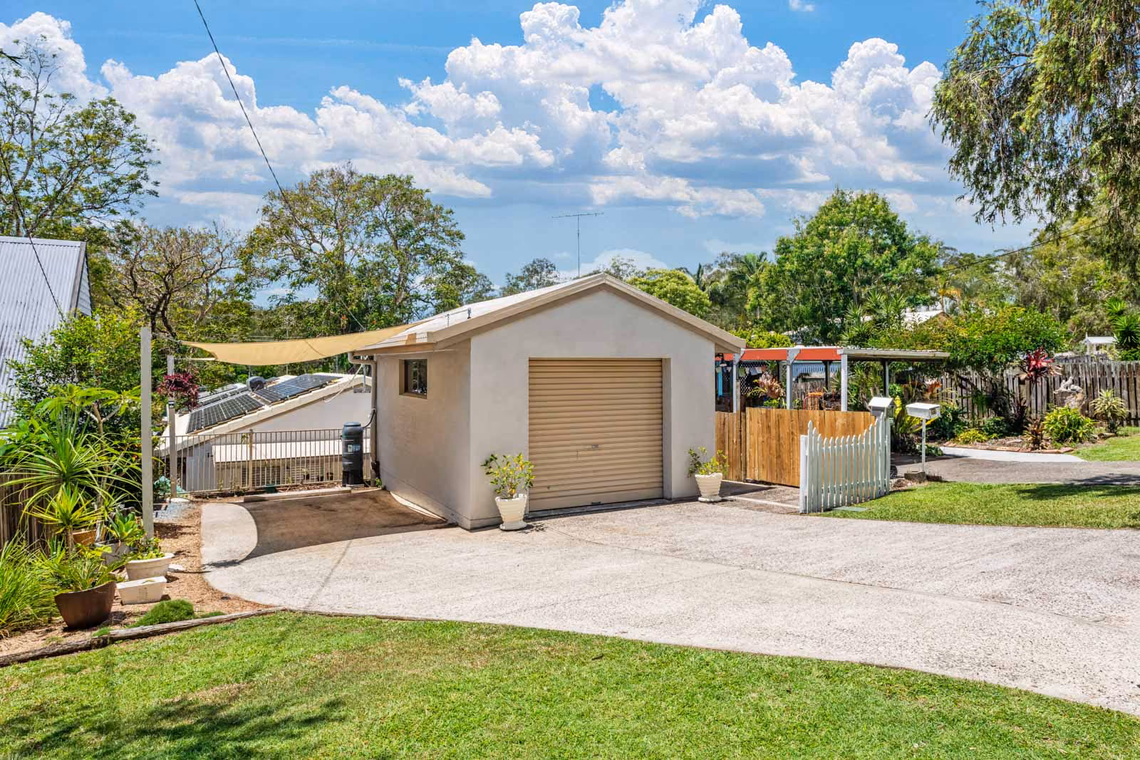 Welcome to 35 Paget Street, Mooloolah Valley, a special opportunity for first-home buyers, savvy investors, those looking for a family home, or those looking to capitalise on the forecasted growth in Mooloolah. 
