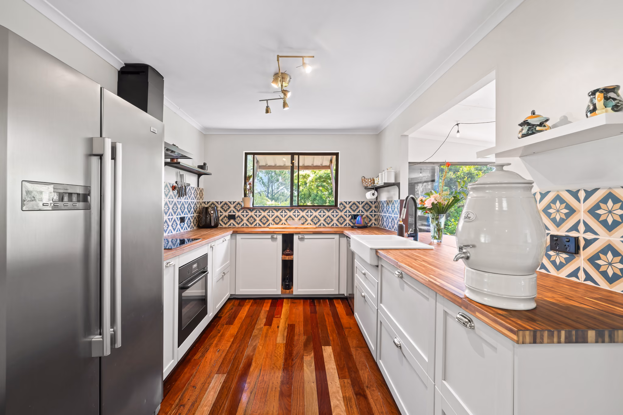 Tucked away on over 1.5 acres of pristine hinterland, this stunning 4-bedroom, 1-bathroom home offers privacy, space, and modern charm. With no neighbours in sight and a wide, open grassed area, this property is the perfect retreat for those seeking tranquillity without sacrificing style.