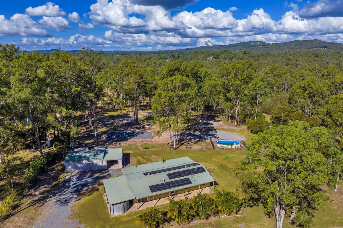Live The Rural Dream in Curra