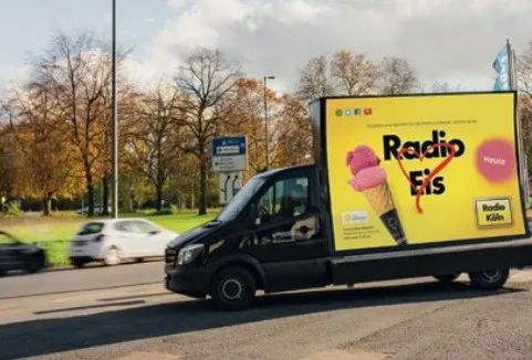 Plakat Truck – Produktbeispiel von POS Werbung
