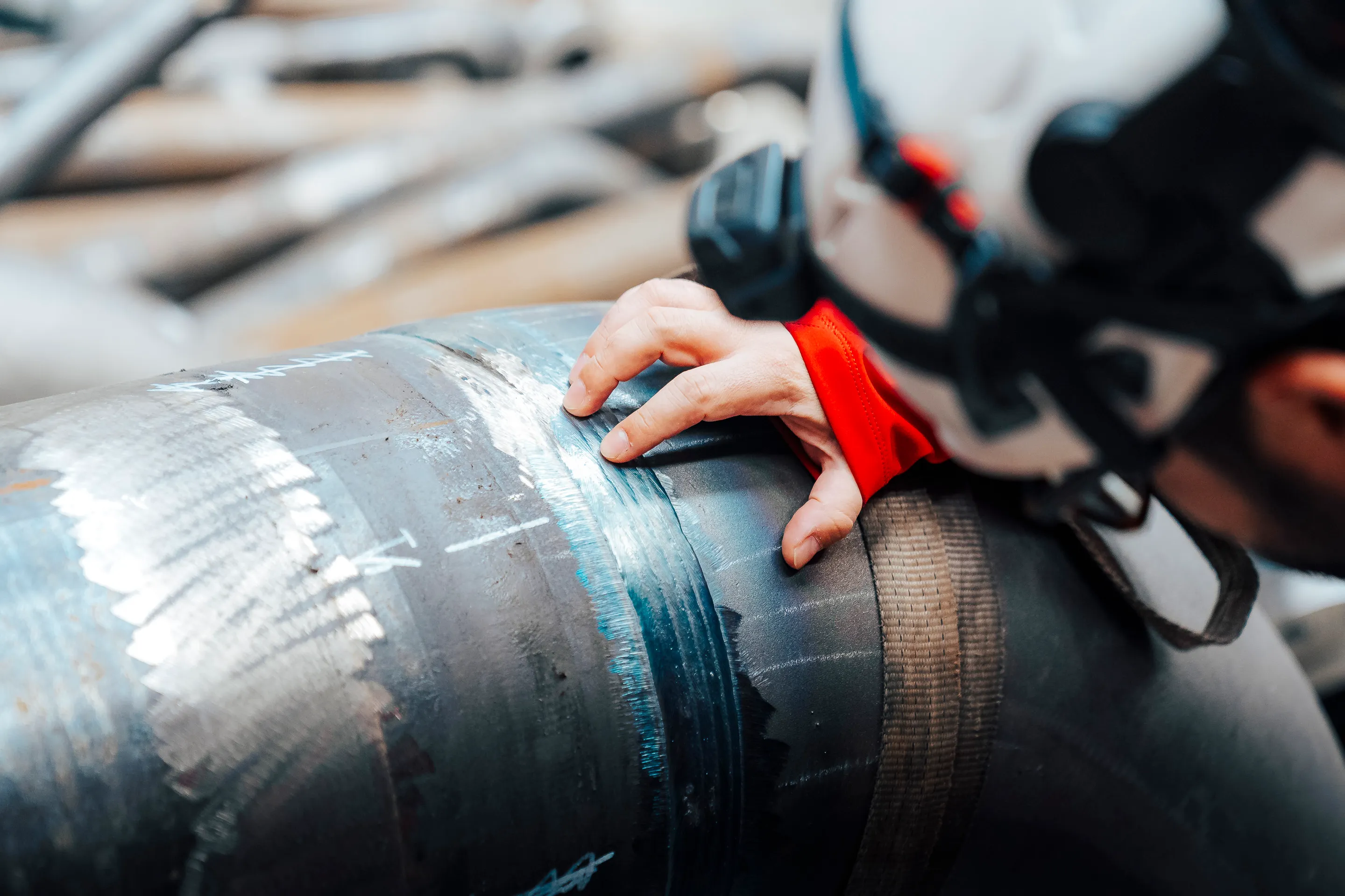 Welding quality inspection in oil and gas tube