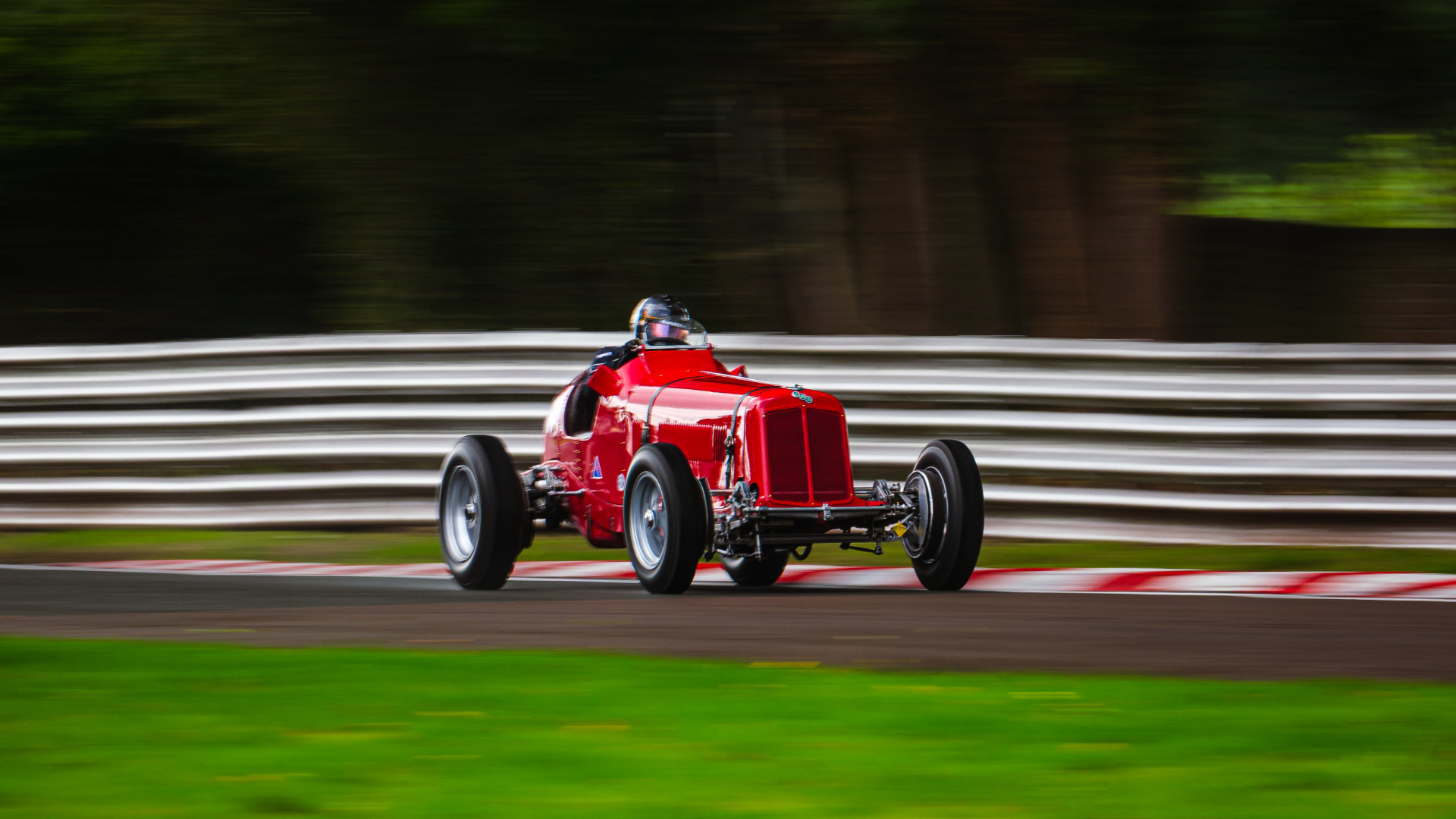 Tom Hardman Limited racing at Goodwood