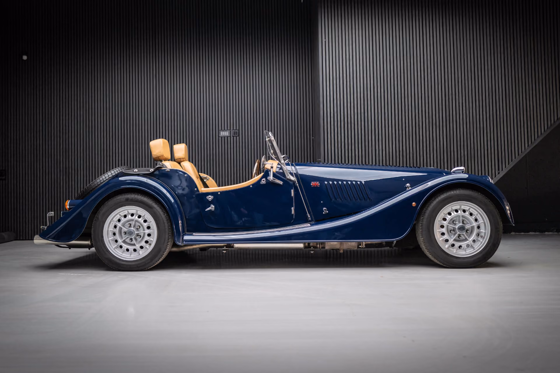Morgan +8