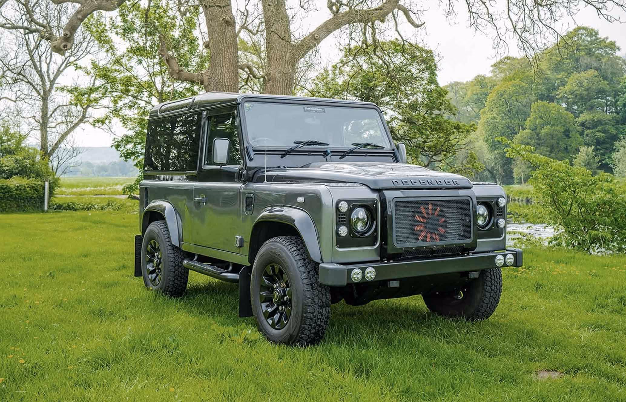 LAND ROVER DEFENDER 90 BOWLER