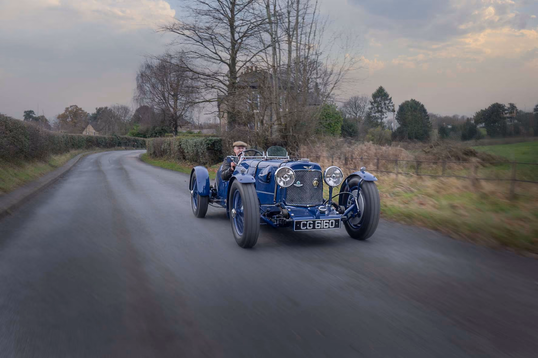 ASTON MARTIN TEAM CAR REPLICA