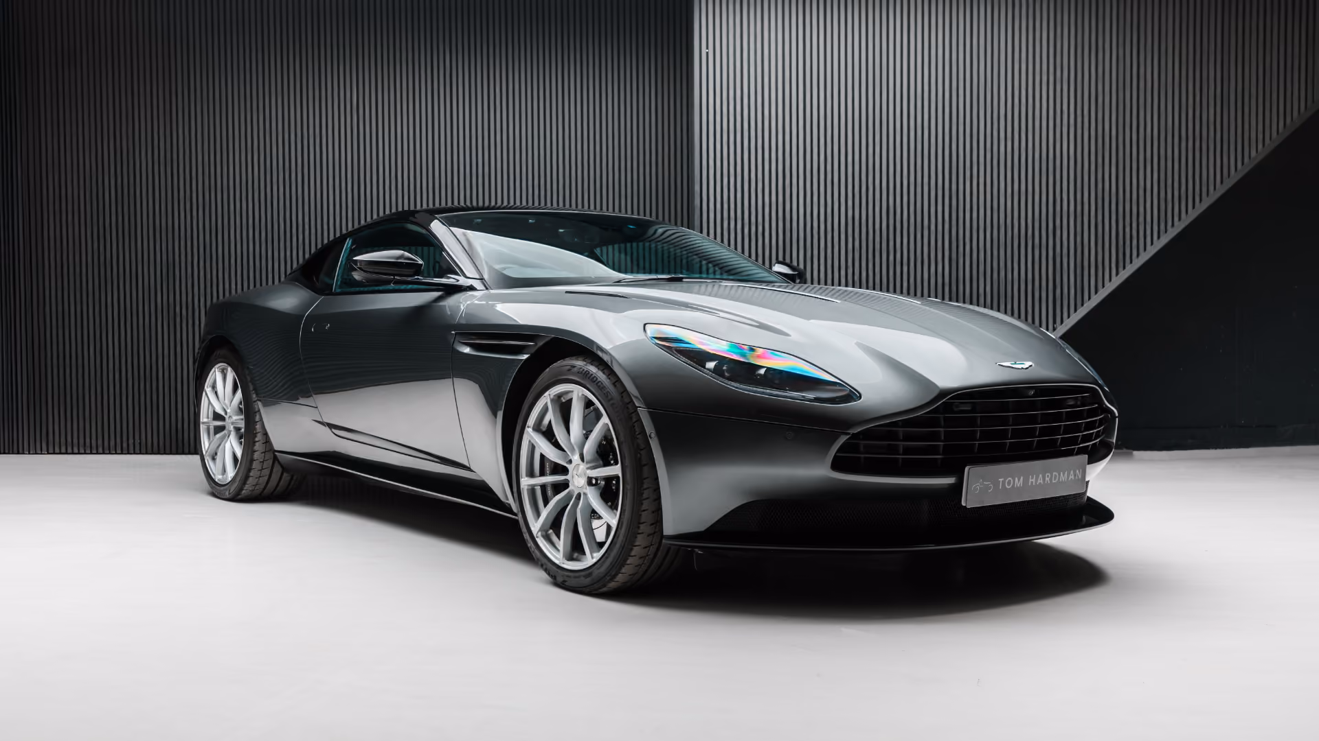 Aston Martin DB11