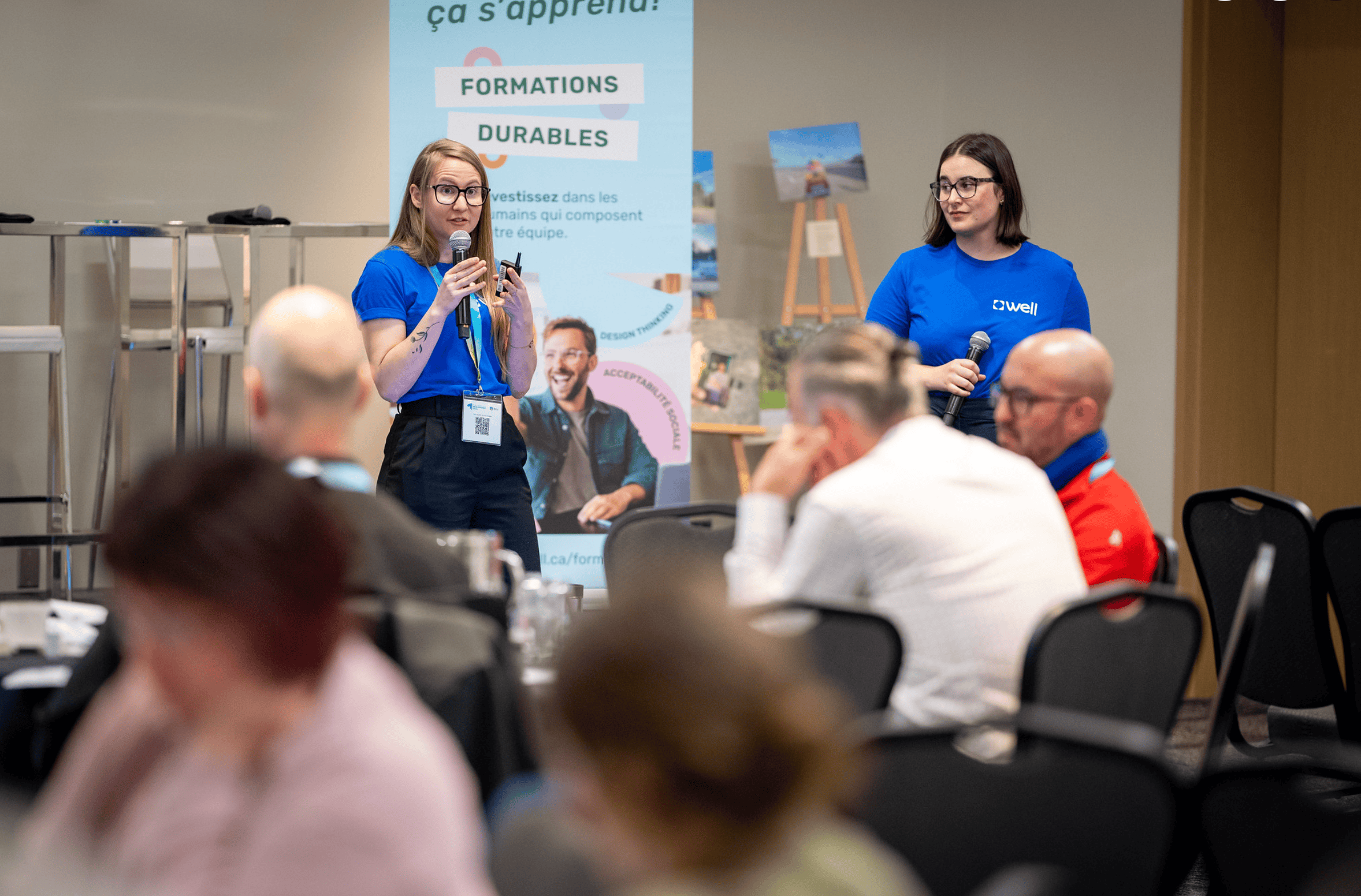 Joëlle et Lauréanne donnent une formation au congrès de la FQM.