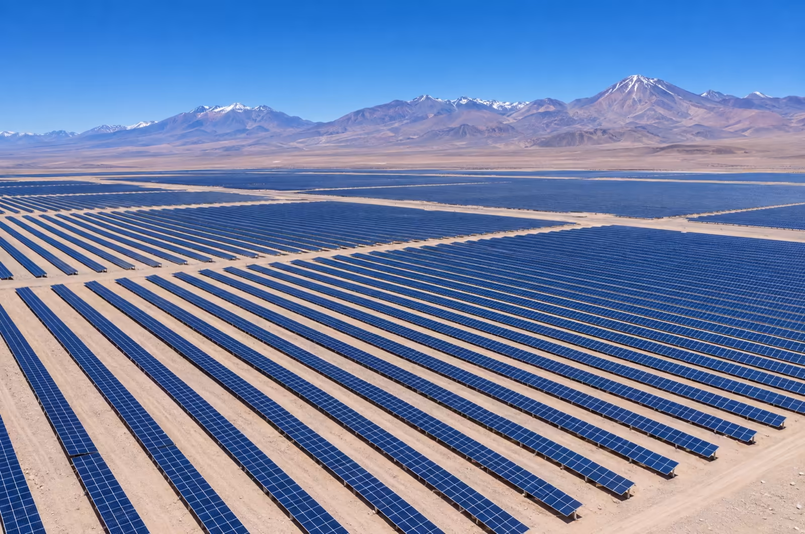 Planta solar en el desierto de Atacama