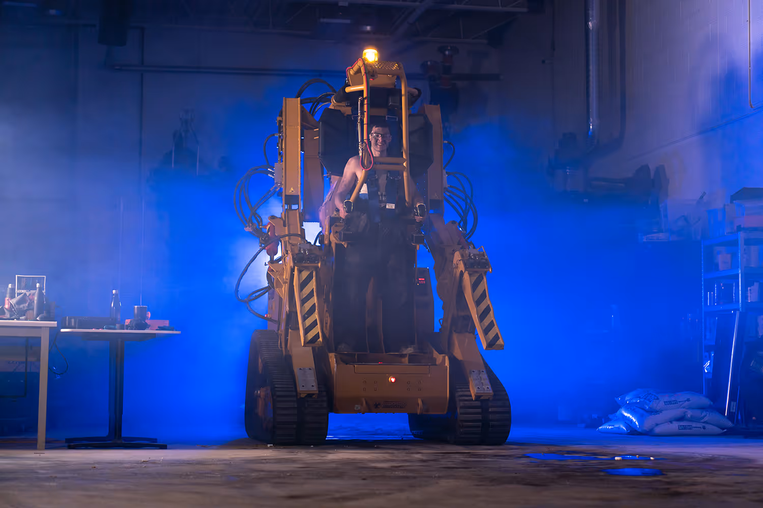 Powerloader driven by Bogdan, blue smoke lights in the background