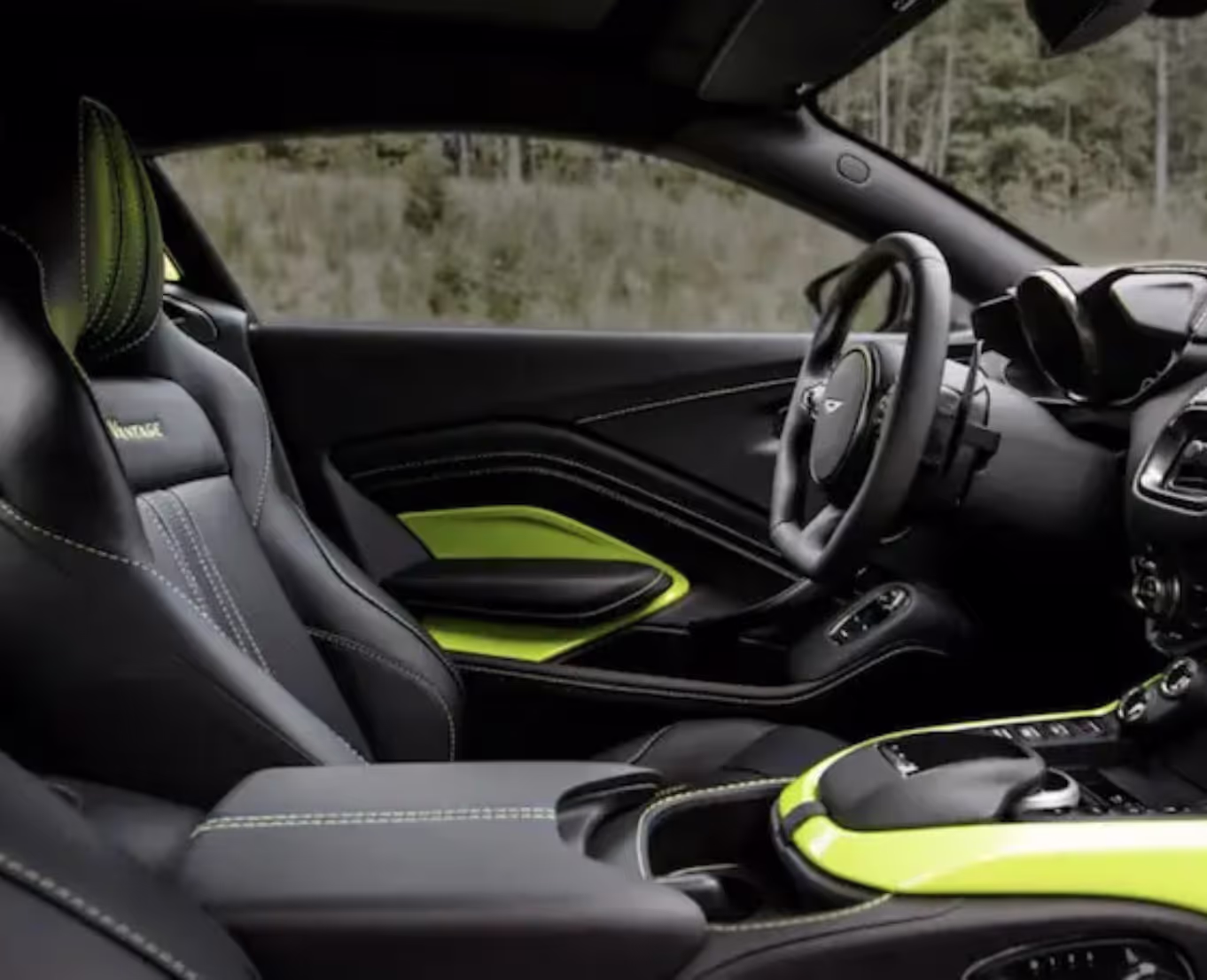 Advanced diagnostics for Aston Martin cars in Las Vegas.