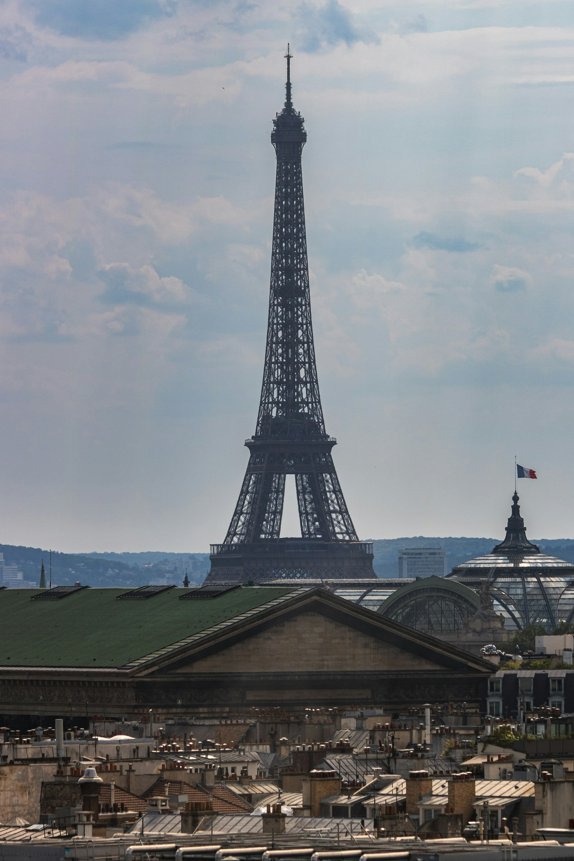 Toits de Paris et tour Eiffel