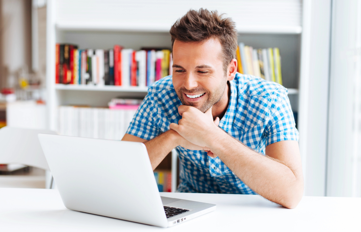 Content Management Systems Guide: Key Features & Benefits