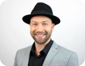 Porträt von Adrian Doerk, Co-Founder und Chief Marketing Officer von Lissi