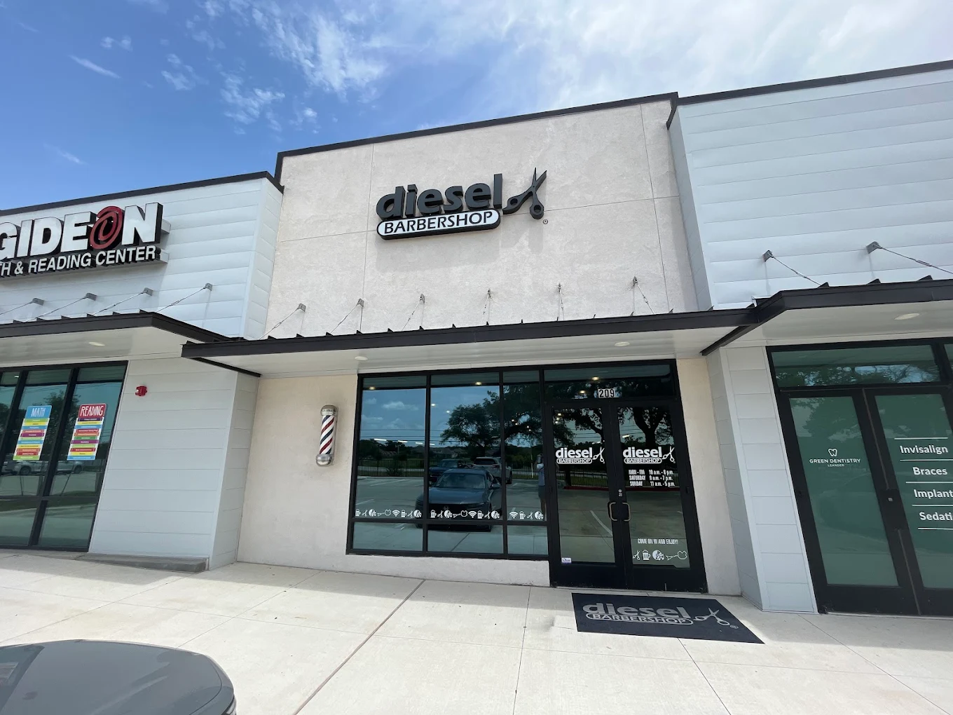 Looking for the Best Barbershop in Reagan’s Hope? Welcome to Diesel Barbershop!