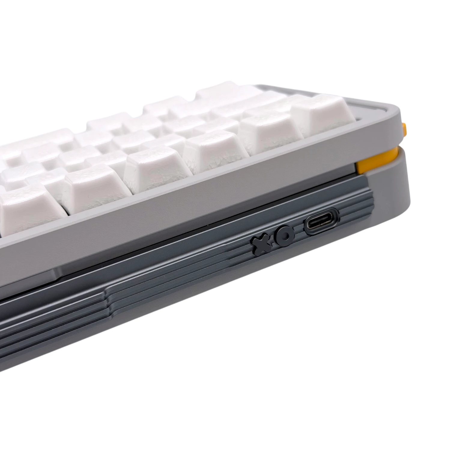 QK65 Mk.3 Retro Console - механічнічна клавіатура.