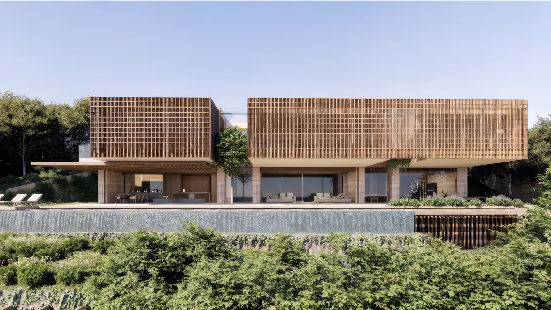 Frontaler Blick auf die die komplette Breite der Villa.