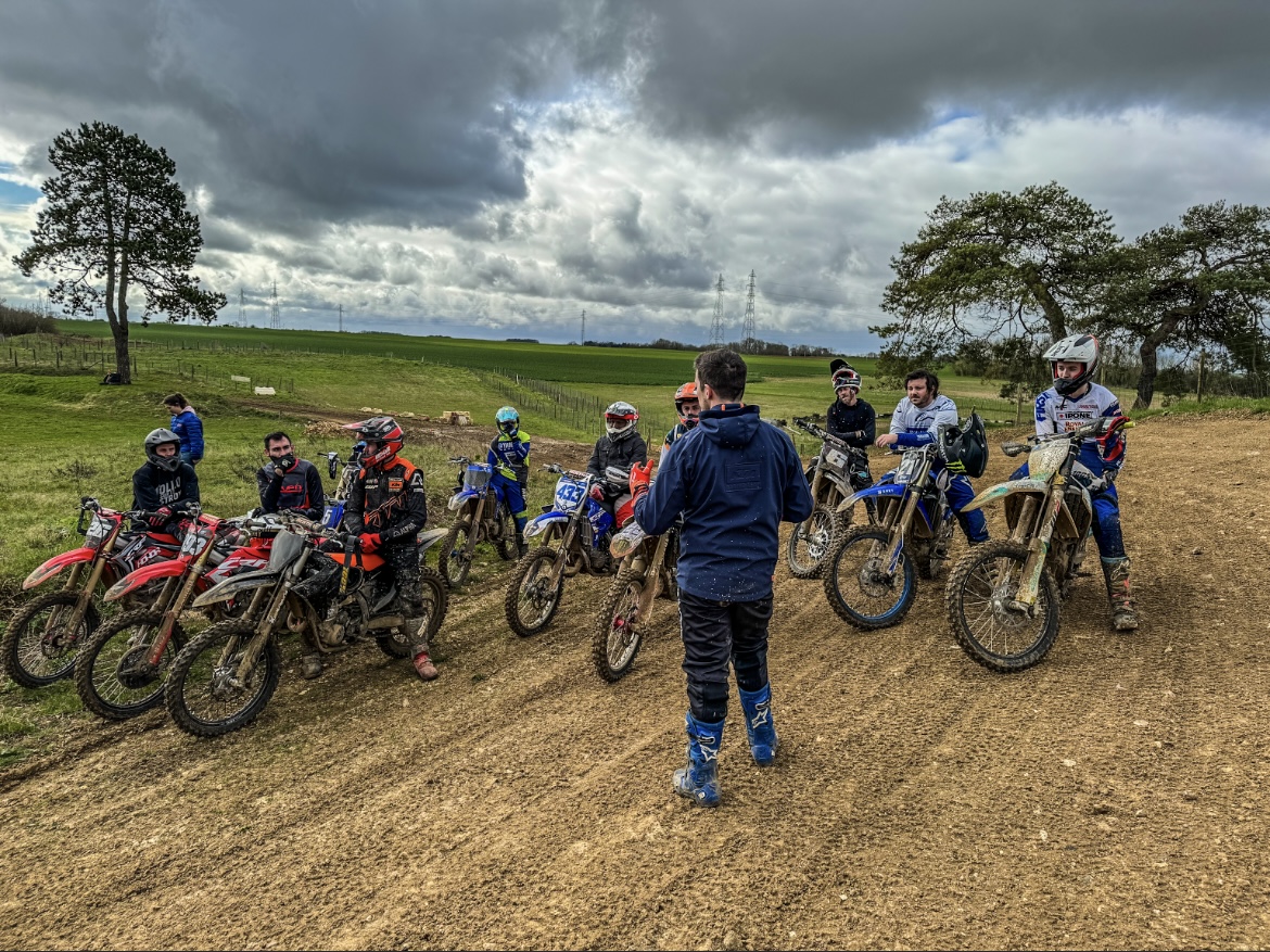 Cours de motocross perfectionnement et compétition haut niveau, École Off Ride Academy