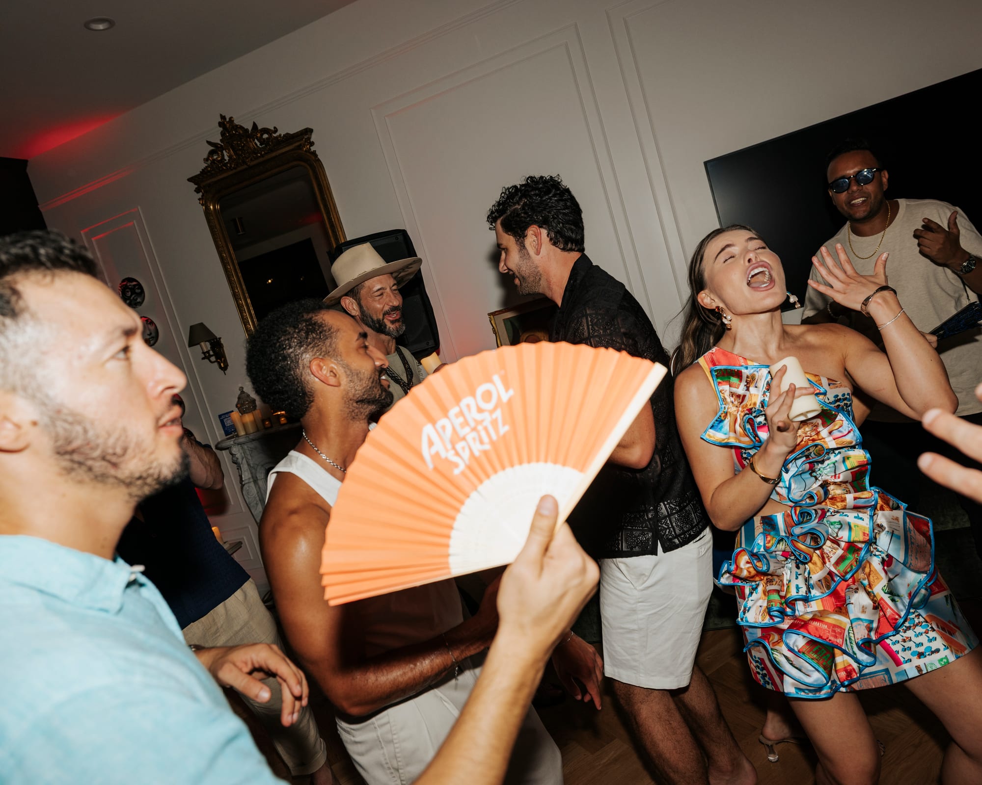 Guests dancing together at Le Club 02