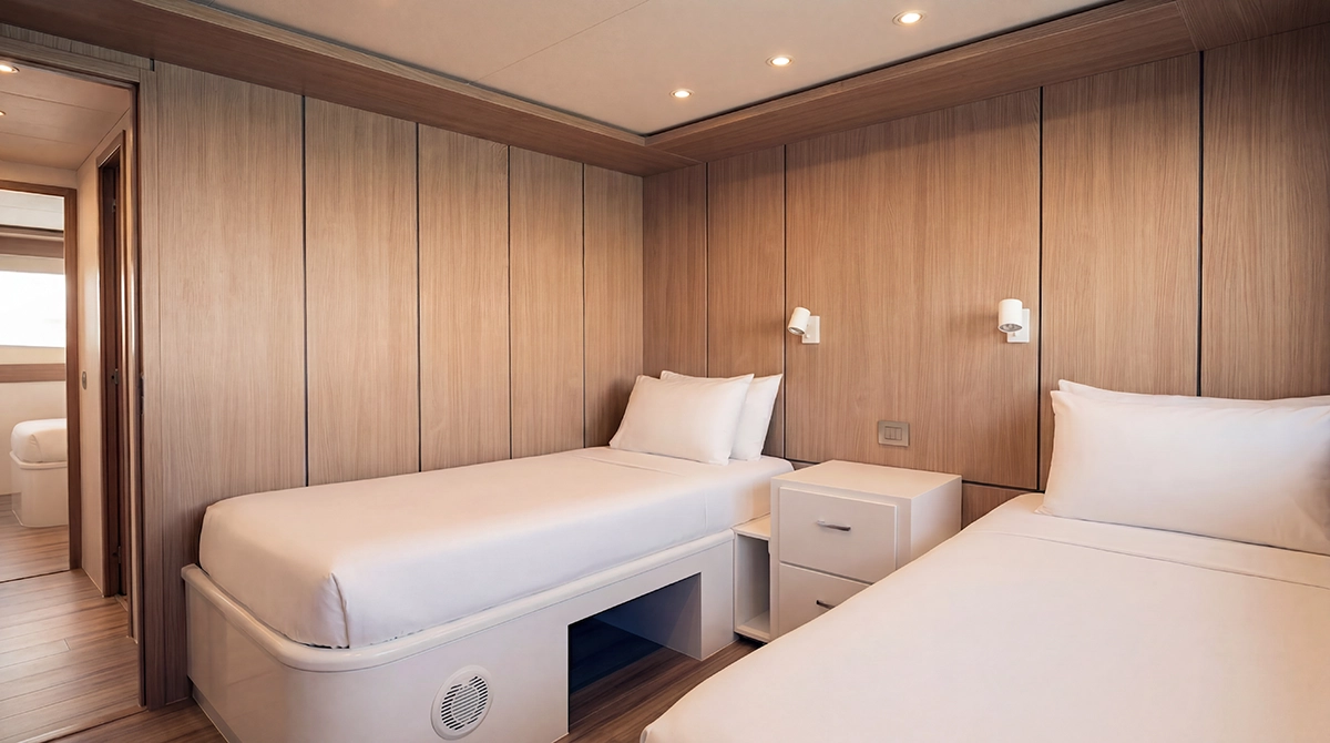 Twin deluxe cabin aboard M/Y Hermes
