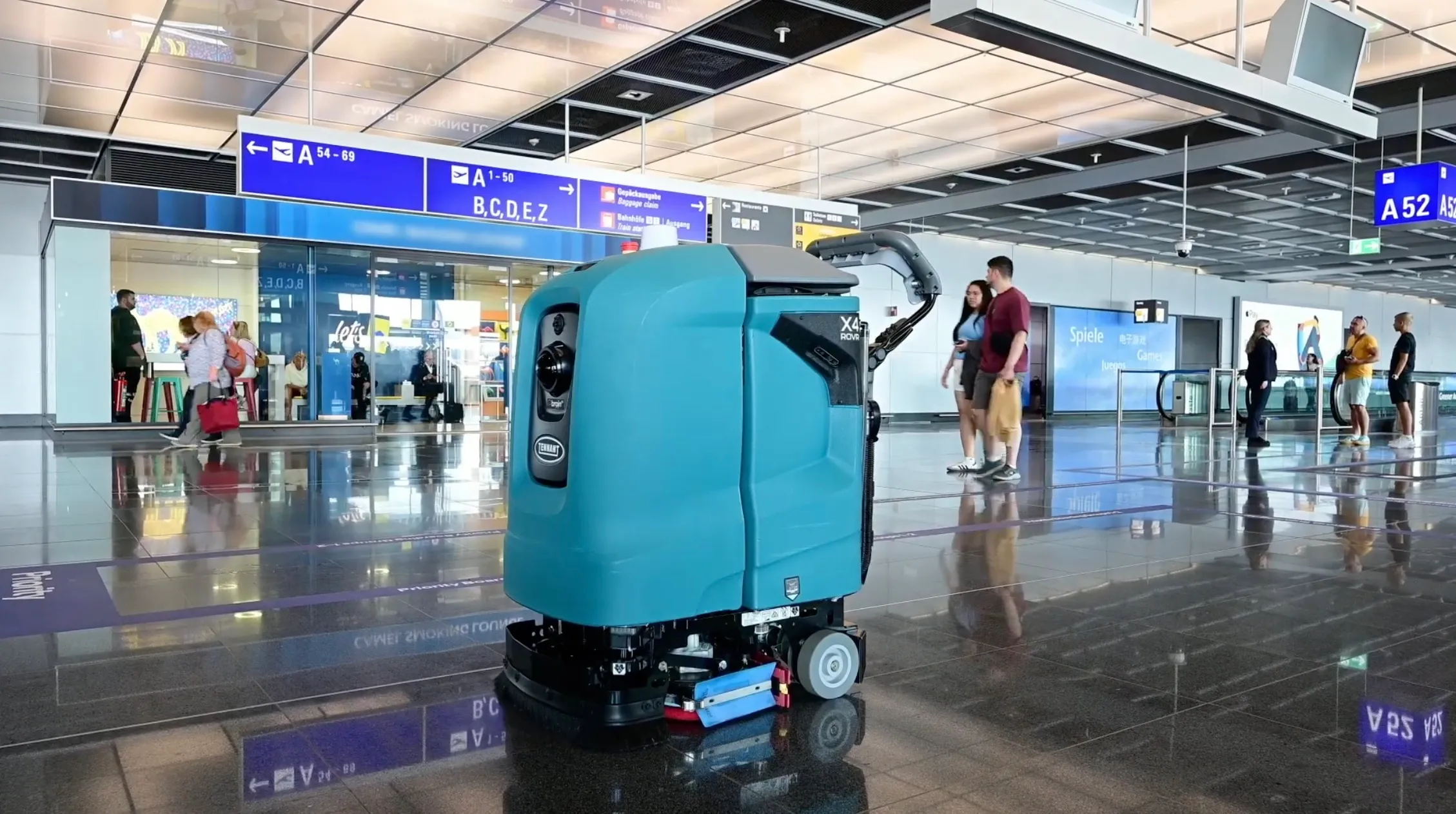 Frankfurt Airport Case Study: A full-service approach with Tennant's AMRs powered by BrainOS®